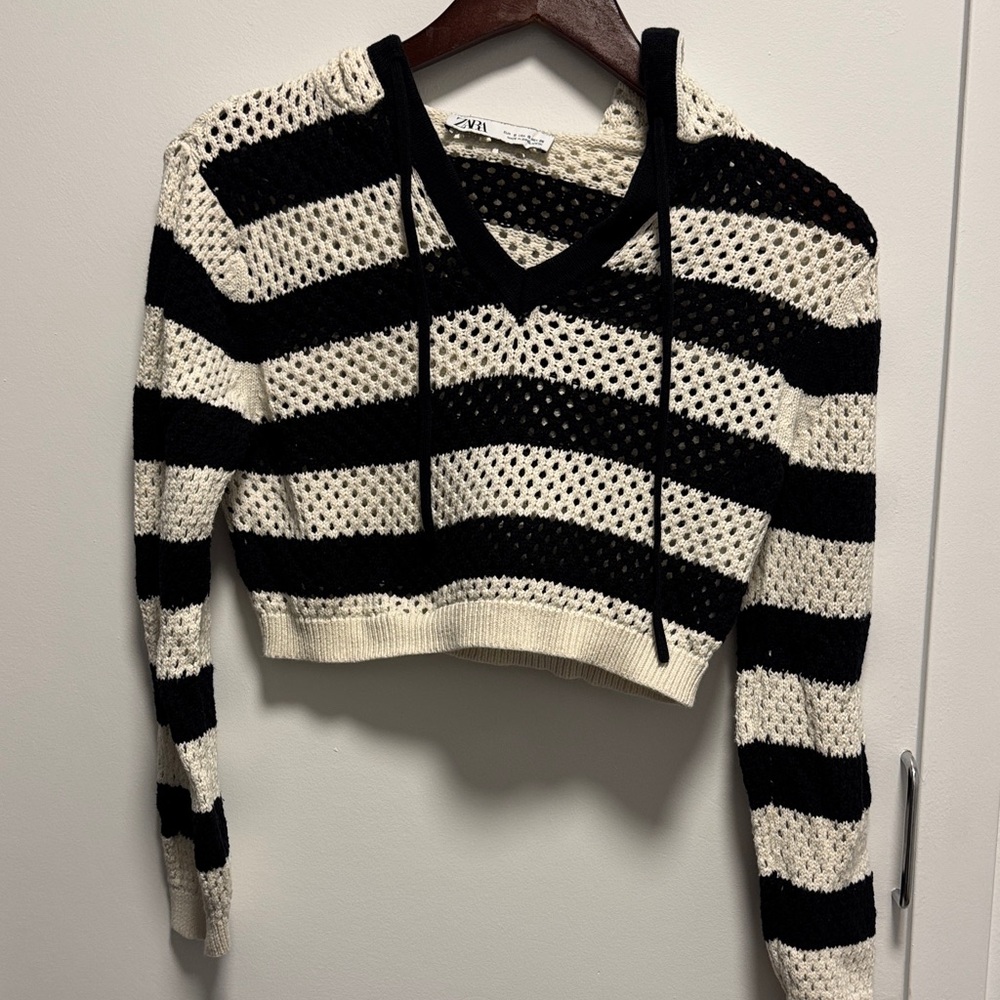 Zara Black and Cream Striped Sweater